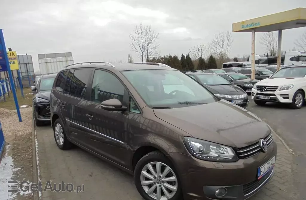 VOLKSWAGEN Touran 