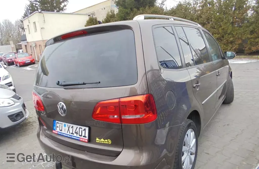 VOLKSWAGEN Touran 
