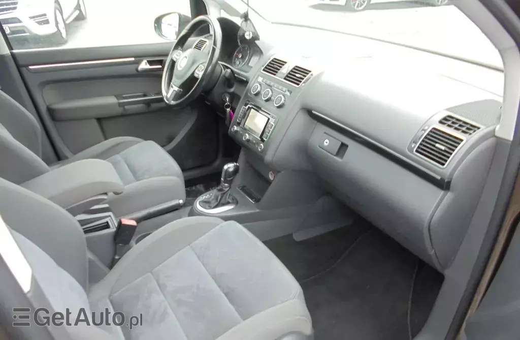 VOLKSWAGEN Touran 