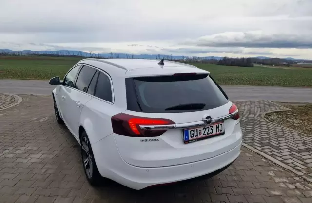 OPEL Insignia 
