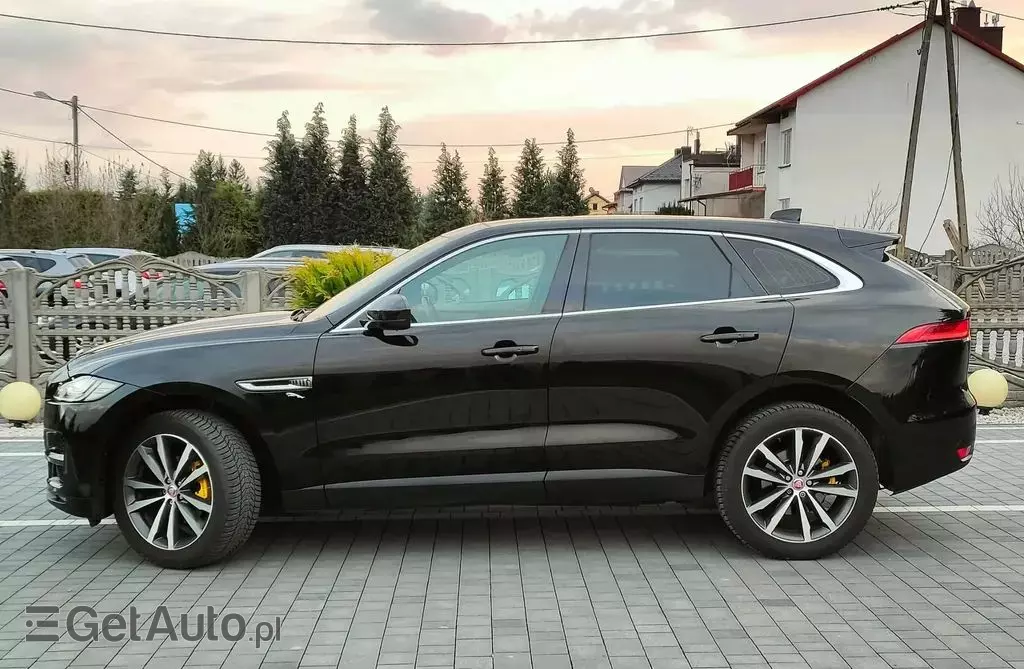 JAGUAR F-Pace 