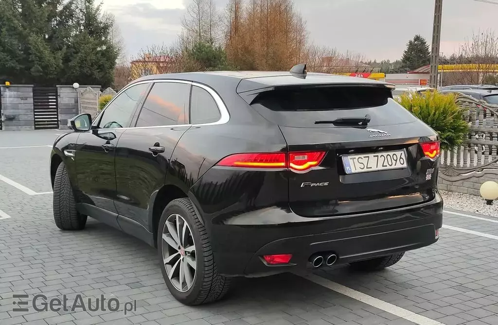 JAGUAR F-Pace 