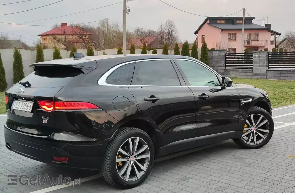 JAGUAR F-Pace 