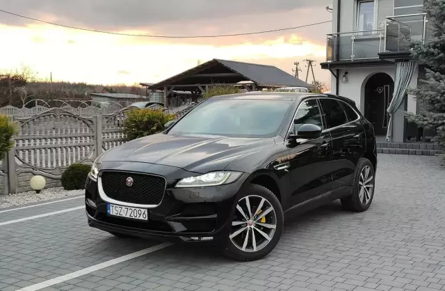 JAGUAR F-Pace 