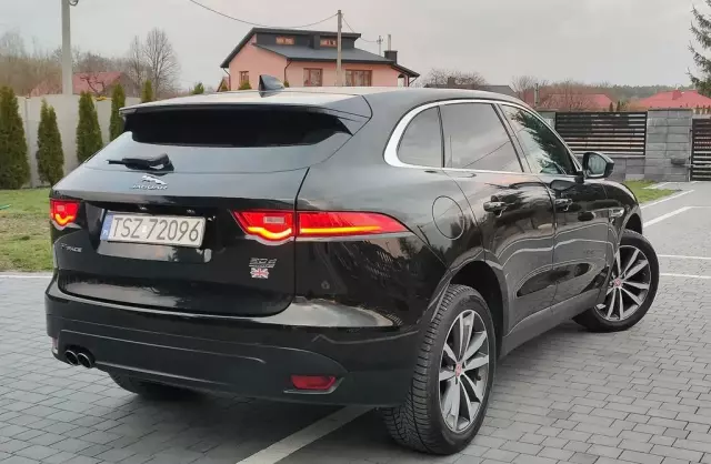 JAGUAR F-Pace 