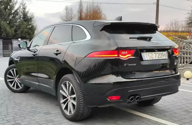 JAGUAR F-Pace 