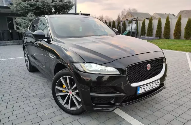 JAGUAR F-Pace 
