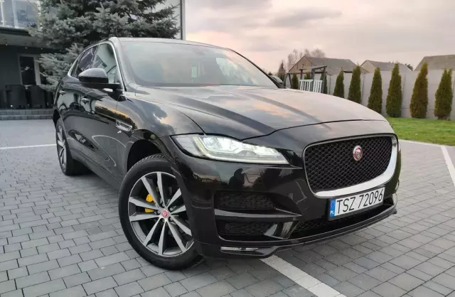 JAGUAR F-Pace 