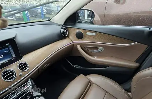 MERCEDES-BENZ Klasa E 