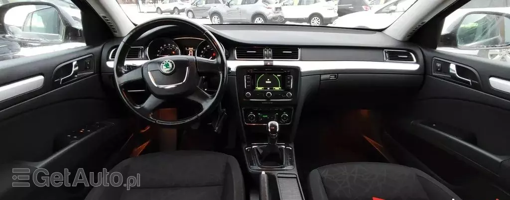SKODA Superb 
