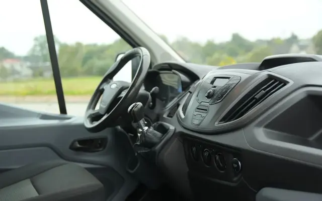 FORD TRANSIT 2.2 Salon PL / IZOTERMA IGLOOCAR / SUPER STAN! 