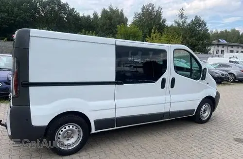 RENAULT Trafic 