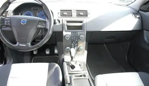 VOLVO C30 