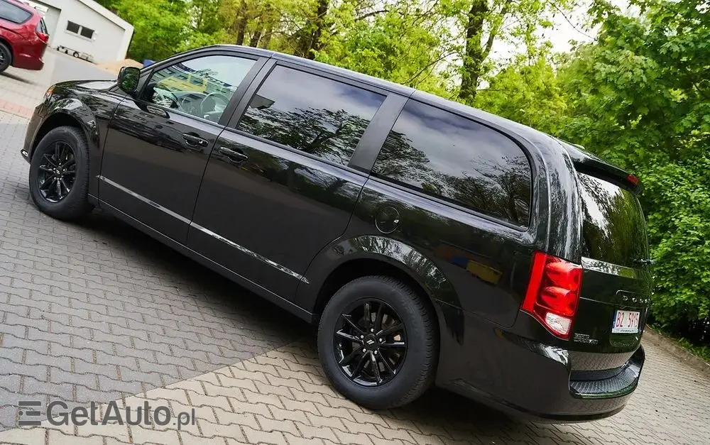 DODGE Caravan 
