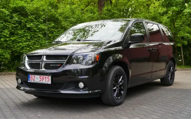 DODGE Caravan 