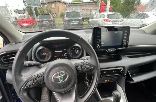 TOYOTA Yaris 