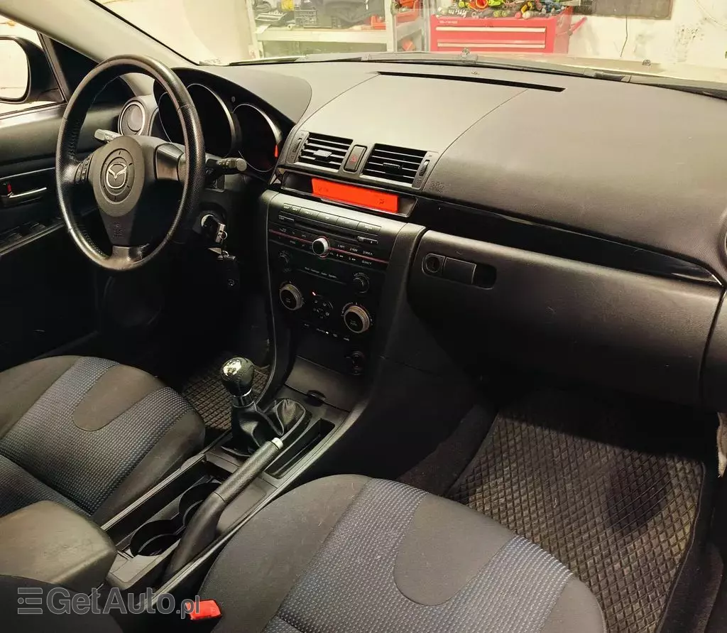 MAZDA 3 1.6i (105 KM)