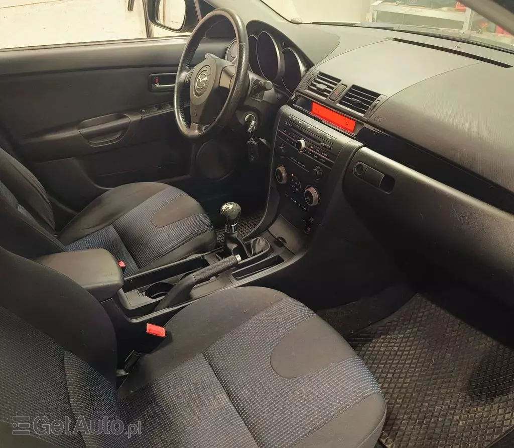 MAZDA 3 1.6i (105 KM)