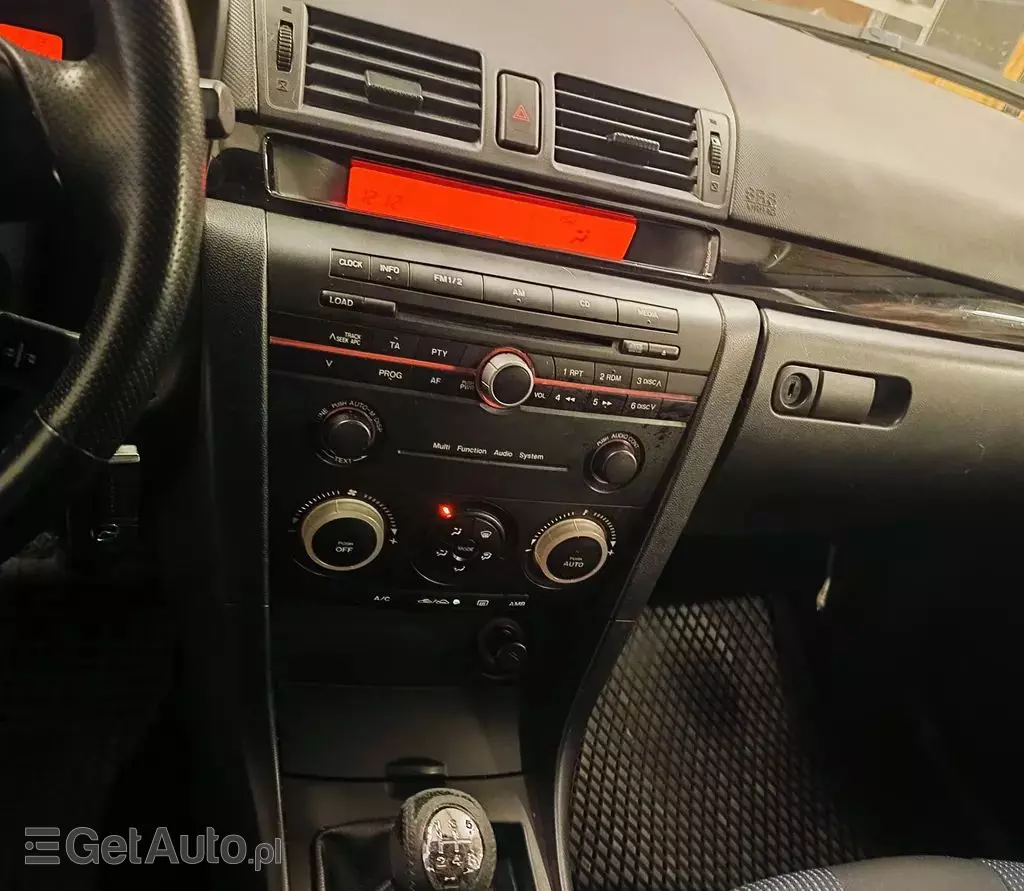 MAZDA 3 1.6i (105 KM)