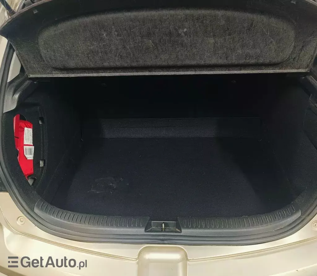 MAZDA 3 1.6i (105 KM)