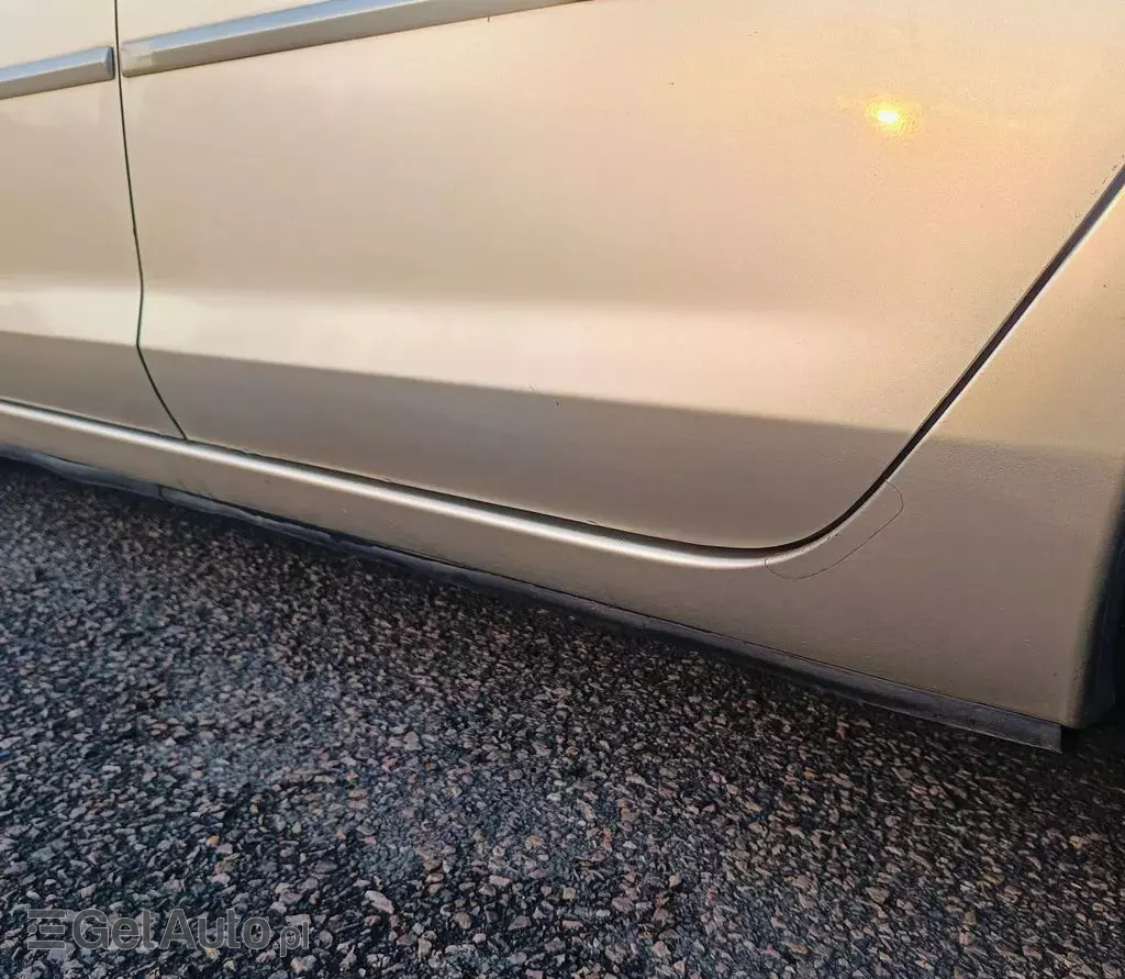 MAZDA 3 1.6i (105 KM)