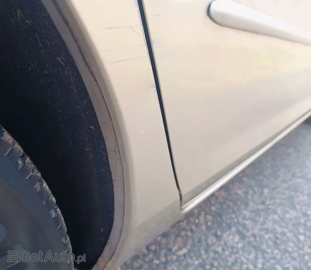 MAZDA 3 1.6i (105 KM)