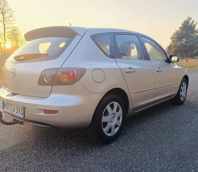 MAZDA 3 1.6i (105 KM)