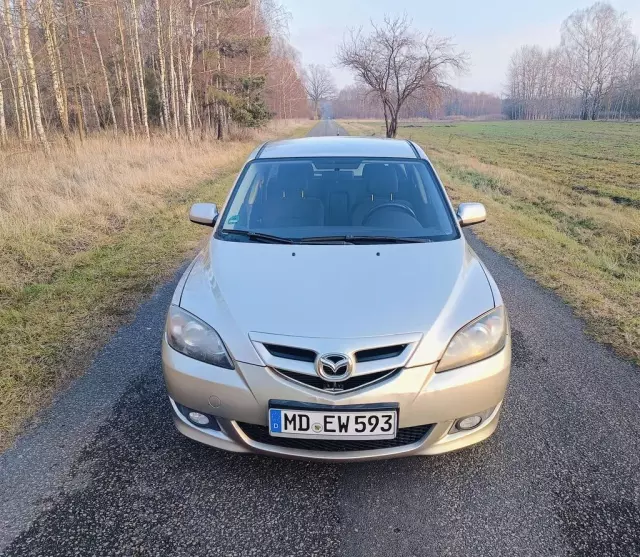 MAZDA 3 1.6i (105 KM)