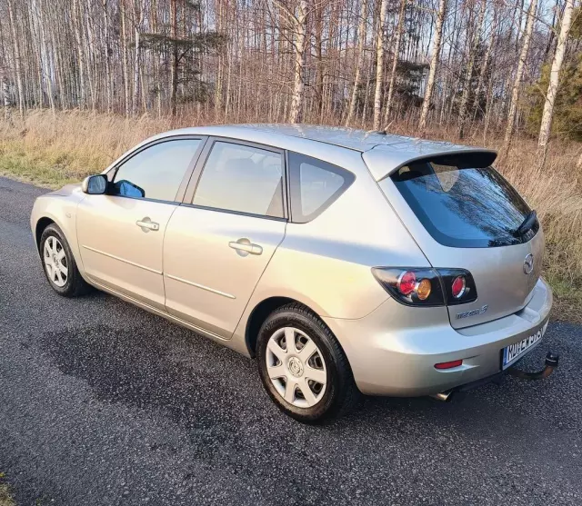 MAZDA 3 1.6i (105 KM)