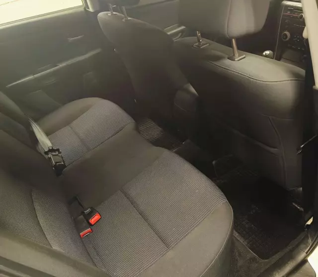 MAZDA 3 1.6i (105 KM)