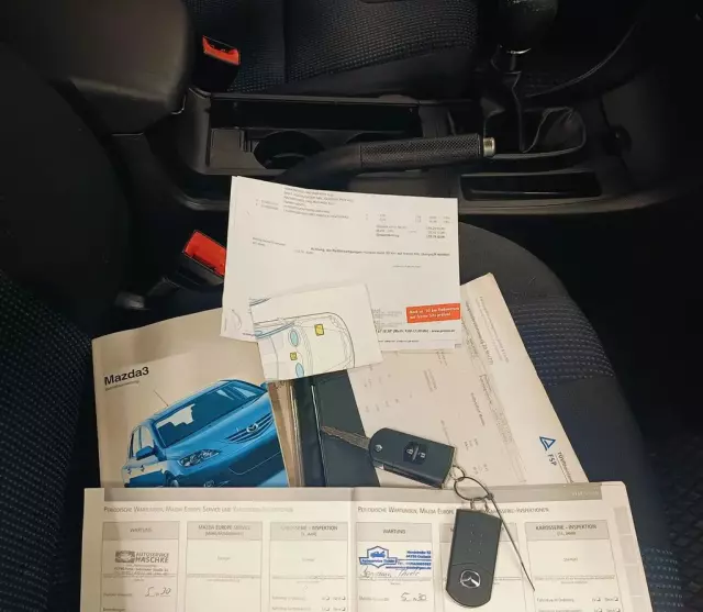 MAZDA 3 1.6i (105 KM)