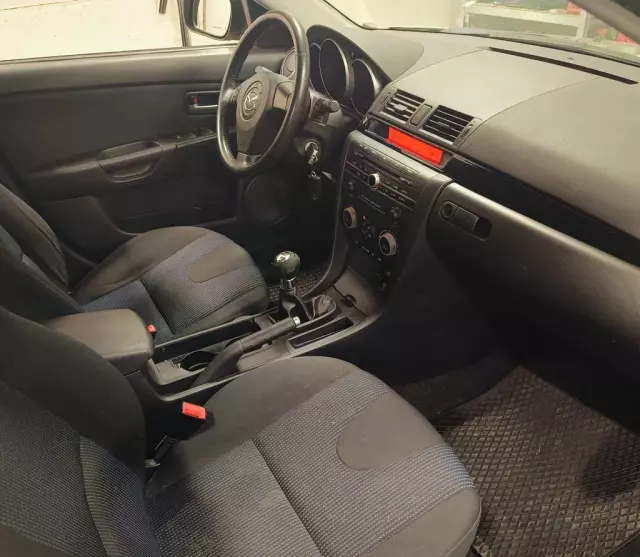 MAZDA 3 1.6i (105 KM)