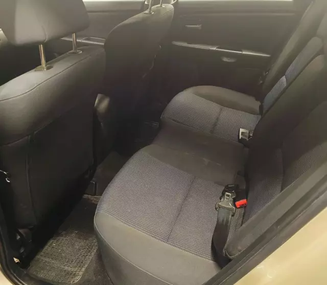 MAZDA 3 1.6i (105 KM)