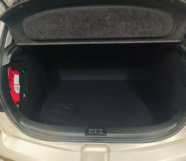 MAZDA 3 1.6i (105 KM)