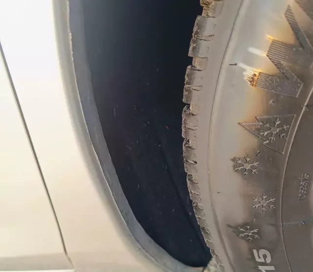 MAZDA 3 1.6i (105 KM)