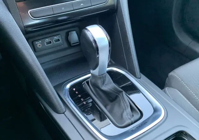 RENAULT Megane E-TECH Plug-in 160 ZEN