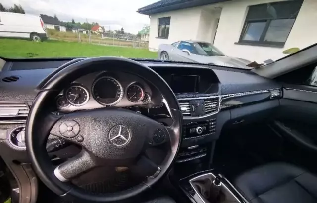 MERCEDES-BENZ Klasa E 