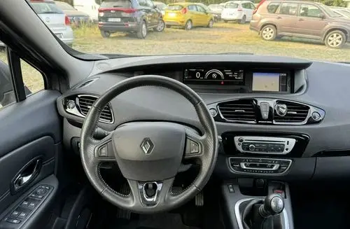 RENAULT Grand Scenic 