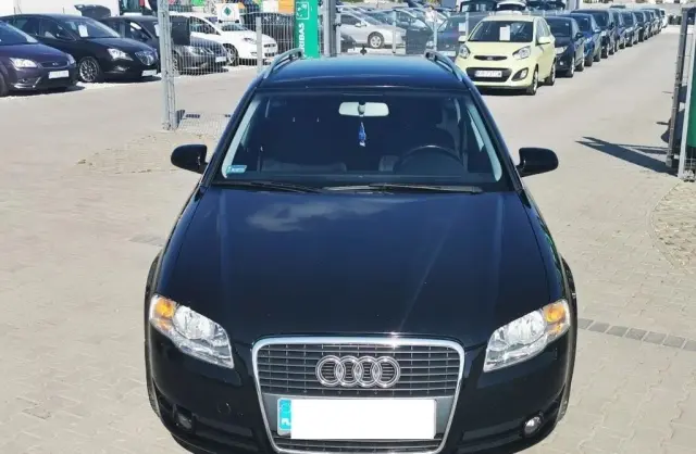 AUDI A4 