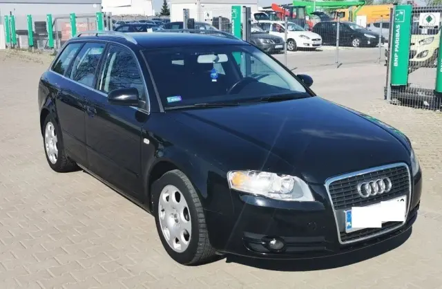 AUDI A4 