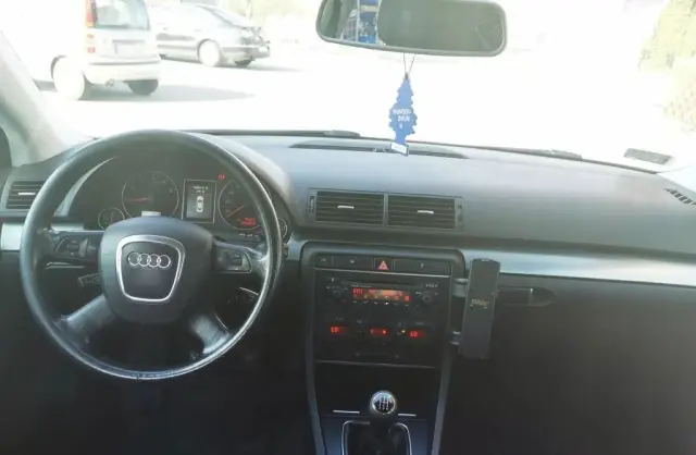 AUDI A4 