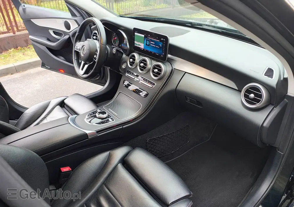 MERCEDES-BENZ Klasa C 180 d 9G-TRONIC