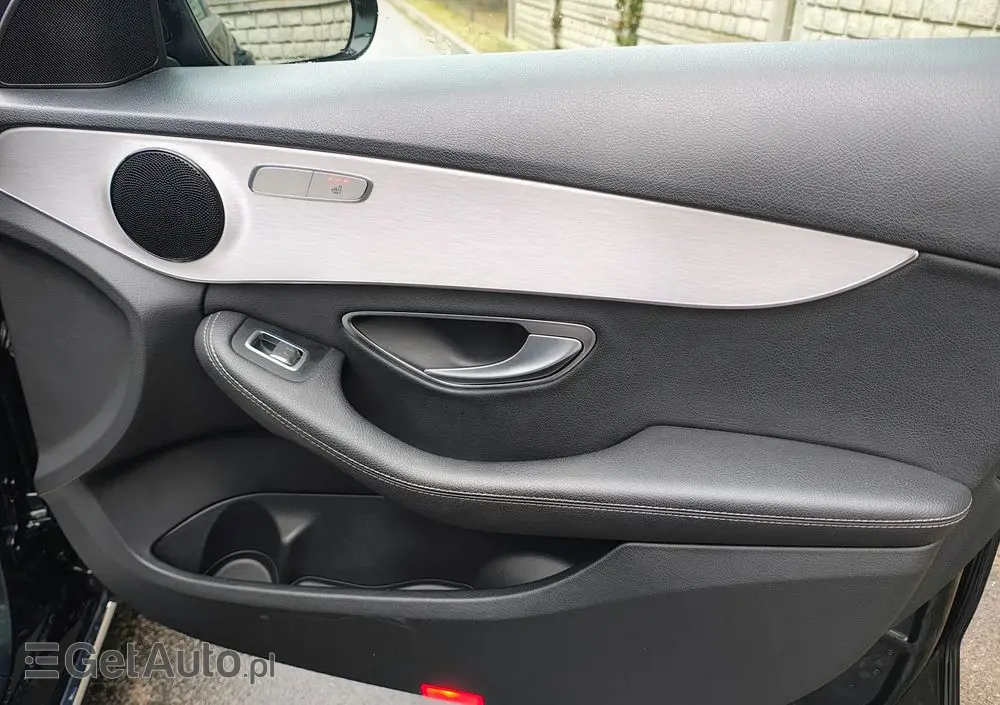 MERCEDES-BENZ Klasa C 180 d 9G-TRONIC