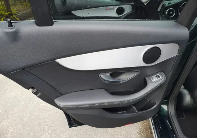 MERCEDES-BENZ Klasa C 180 d 9G-TRONIC