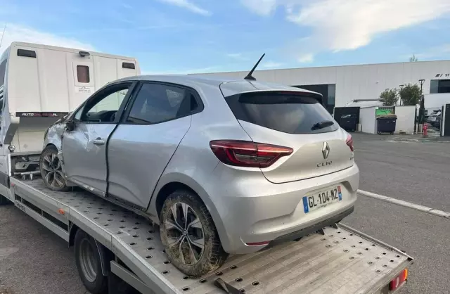 RENAULT Clio 