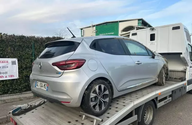 RENAULT Clio 