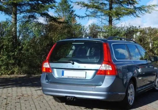VOLVO V70 