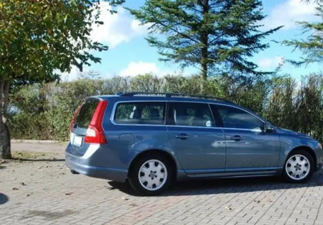 VOLVO V70 
