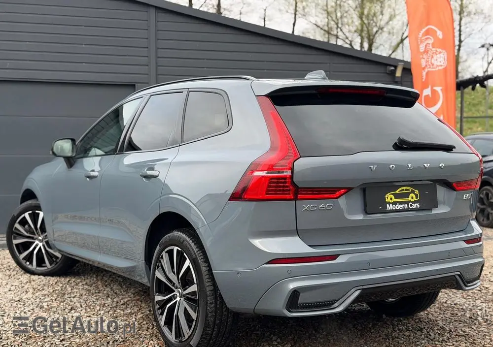 VOLVO XC 60 B5 B AWD Ultimate Dark