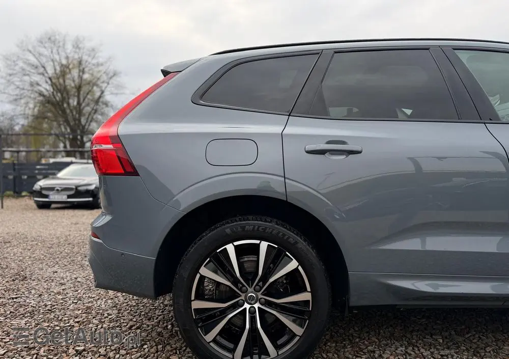 VOLVO XC 60 B5 B AWD Ultimate Dark